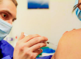 63% din cazurile pozitive din sistemul medical sibian sunt persoane vaccinate