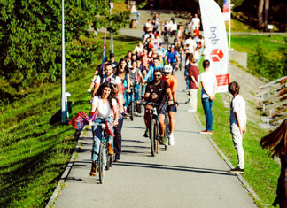 500 de oameni au venit la Astra Film Festival cu bicicleta