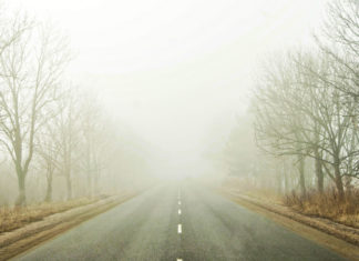 Cod galben de ceață în zone din Brașov, Mureș, Sibiu și Covasna, miercuri dimineață