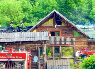 Incendiu la o altă cabană din Sibiu în această dimineață! Cauza pare a fi un scurtcircuit electric la un cablu defect