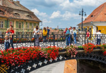 Câte orașe și comune ar pierde județul Sibiu dacă s-ar face reorganizarea teritorială în funcție de locuitori?