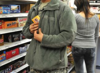 Bărbat suspectat de săvârșirea a 8 furturi, a fost reținut de polițiștii din Sibiu