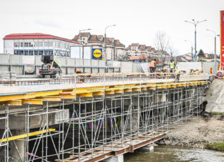 Lucrările la podul peste Cibin de pe șoseaua Alba Iulia avansează (foto)