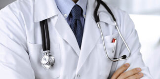 Medic chirurg din Sibiu reținut după ce a fost prins în flagrant cu 1.000 de lei mită